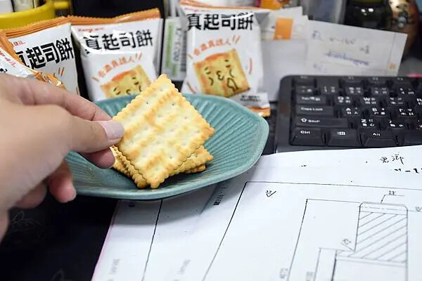 內湖全聯必買！健司真起司餅上班族最愛。