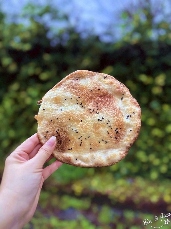宜蘭丁掌櫃衢州烤餅正宗浙江味～現烤酥脆鹹香梅乾菜餅，愈嚼愈香！