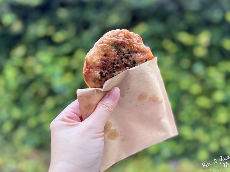 宜蘭丁掌櫃衢州烤餅正宗浙江味～現烤酥脆鹹香梅乾菜餅，愈嚼愈香！