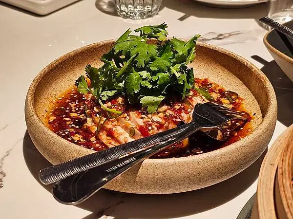 (胖樺食記)六張犁超推薦時尚川菜館「弎弎川酒」/好吃酸菜魚扁