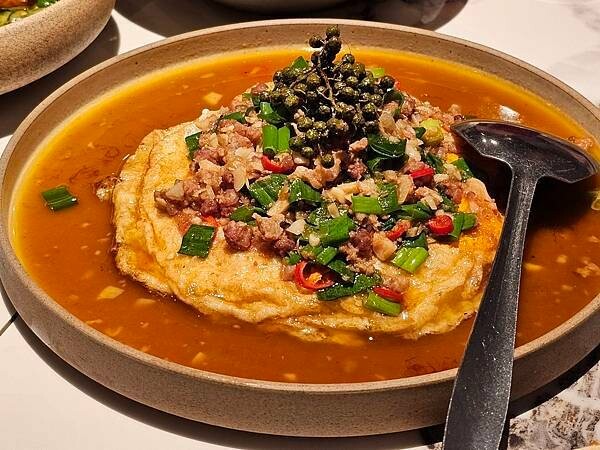 (胖樺食記)六張犁超推薦時尚川菜館「弎弎川酒」/好吃酸菜魚扁