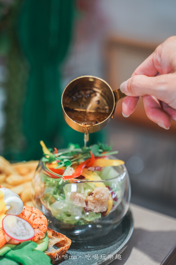 At.First More 早寓|延吉街超人氣早午餐開新店啦!森林系空間、寵物友善、免服務費,大份量早午餐超又有飽足感,捷運忠孝敦化站