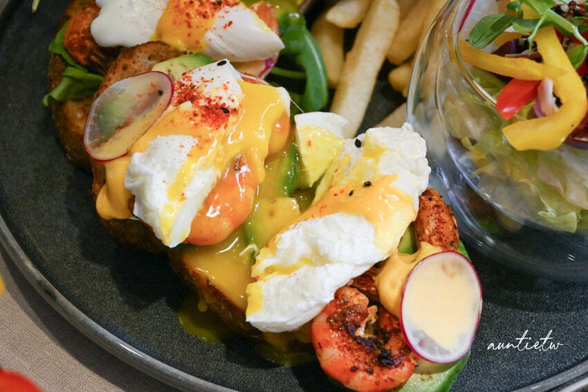 台北東區早午餐推薦！At.First More早寓2.0升級，寵物友善毛孩爸媽必收。