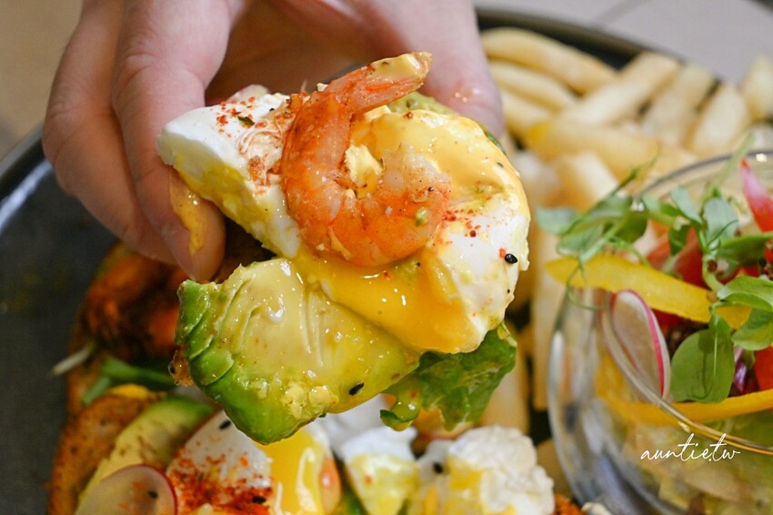 台北東區早午餐推薦！At.First More早寓2.0升級，寵物友善毛孩爸媽必收。