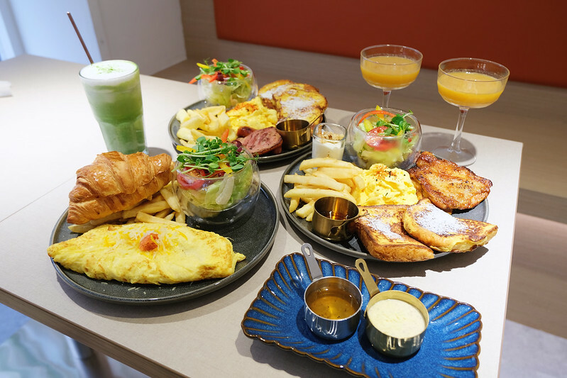 台北東區早午餐，At.First_More早寓全新2.0升級，早午餐盤豐富，親子寵物友善餐廳！（近忠孝敦化站）