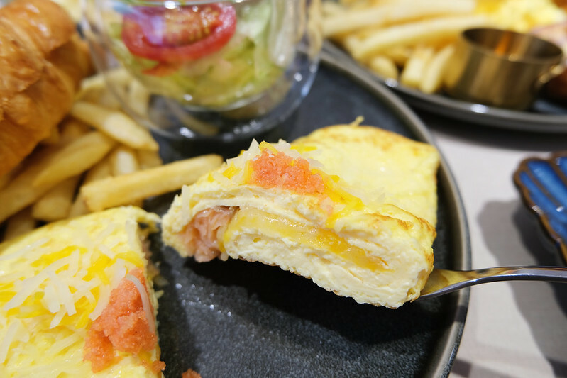 台北東區早午餐，At.First_More早寓全新2.0升級，早午餐盤豐富，親子寵物友善餐廳！（近忠孝敦化站）