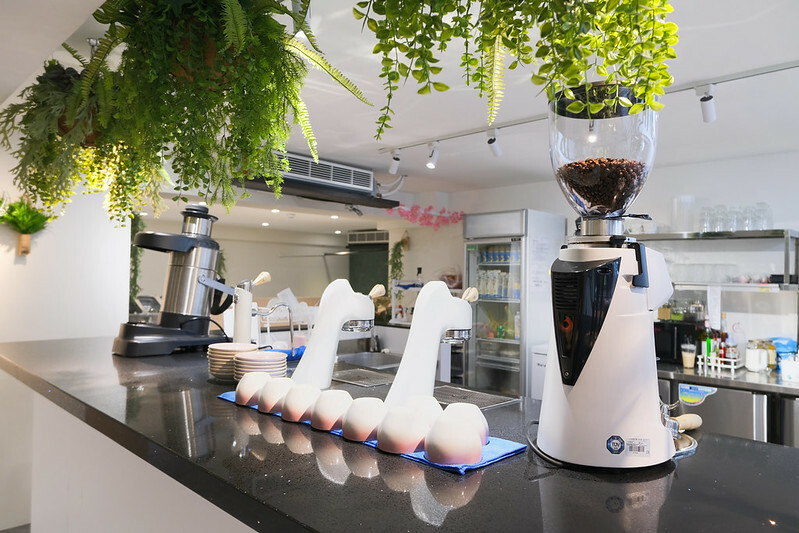 台北東區早午餐，At.First_More早寓全新2.0升級，早午餐盤豐富，親子寵物友善餐廳！（近忠孝敦化站）