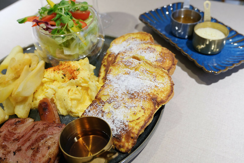 台北東區早午餐，At.First_More早寓全新2.0升級，早午餐盤豐富，親子寵物友善餐廳！（近忠孝敦化站）