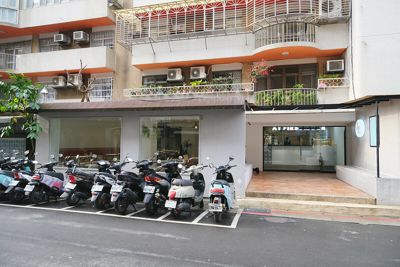 台北東區早午餐，At.First_More早寓全新2.0升級，早午餐盤豐富，親子寵物友善餐廳！（近忠孝敦化站）