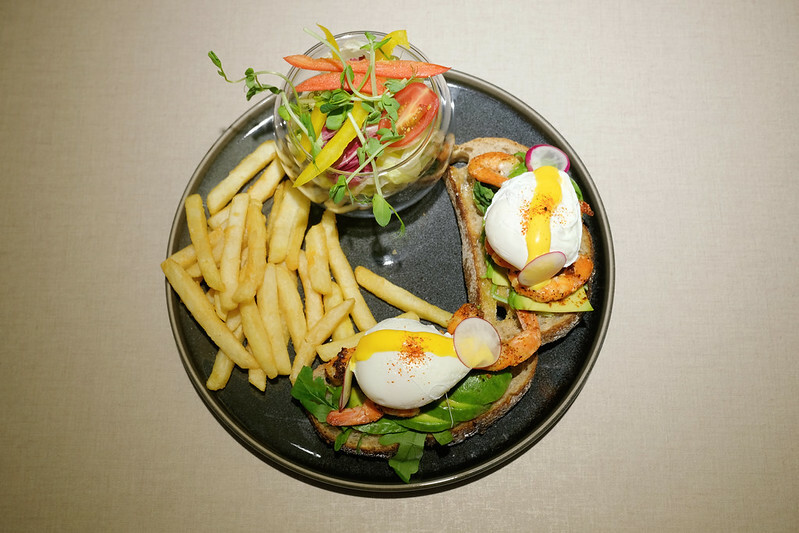 台北東區早午餐，At.First_More早寓全新2.0升級，早午餐盤豐富，親子寵物友善餐廳！（近忠孝敦化站）