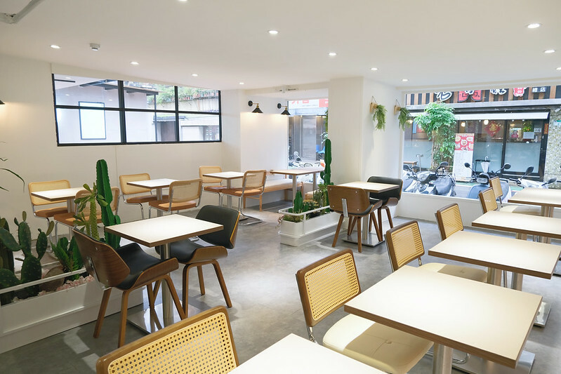 台北東區早午餐，At.First_More早寓全新2.0升級，早午餐盤豐富，親子寵物友善餐廳！（近忠孝敦化站）