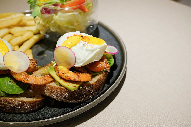 台北東區早午餐，At.First_More早寓全新2.0升級，早午餐盤豐富，親子寵物友善餐廳！（近忠孝敦化站）