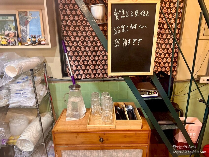 台中市場美食推薦！隱藏版「六豊」平價義大利麵，讓你一吃就愛上。