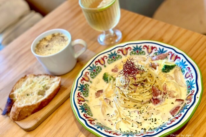 台中市場美食推薦！隱藏版「六豊」平價義大利麵，讓你一吃就愛上。