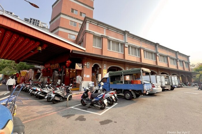 台中市場美食推薦！隱藏版「六豊」平價義大利麵，讓你一吃就愛上。