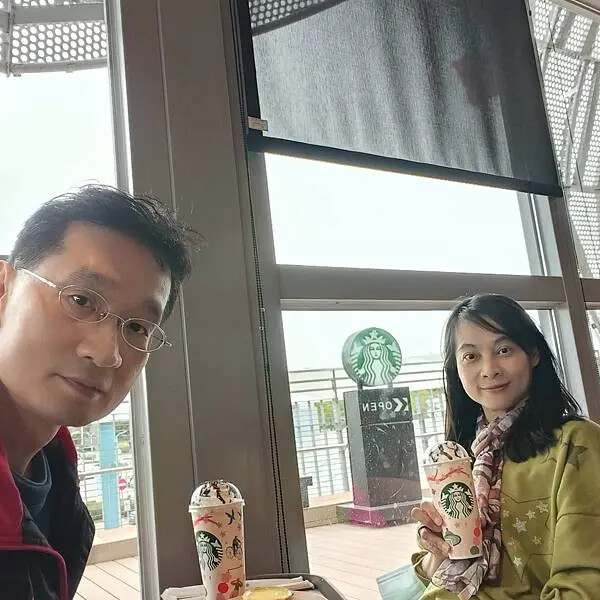 台中清水服務區星巴克~清水站3樓門巿 台中清水服務區星巴克~清水站3樓門巿