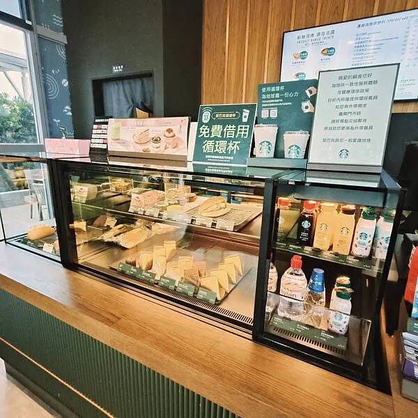 台中清水服務區星巴克~清水站3樓門巿 台中清水服務區星巴克~清水站3樓門巿