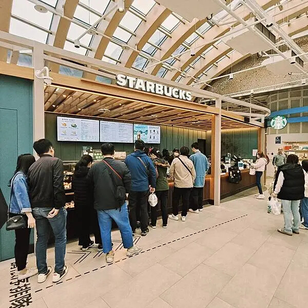 台中清水服務區星巴克~清水站3樓門巿 台中清水服務區星巴克~清水站3樓門巿