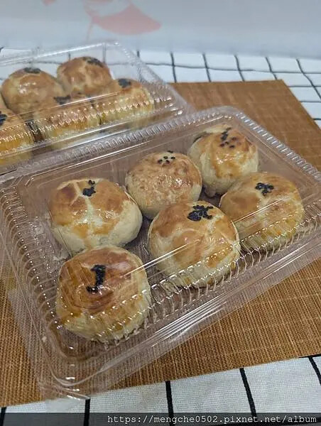 逢甲夜市不只有小吃！鹿港洪控肉飯居然有賣厲害蛋黃酥？台中蛋黃酥控必吃！