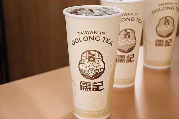 手搖控必收！高雄左營【儒記Rooji富國店】，用親民價格品嚐傳承百年的台灣好茶。