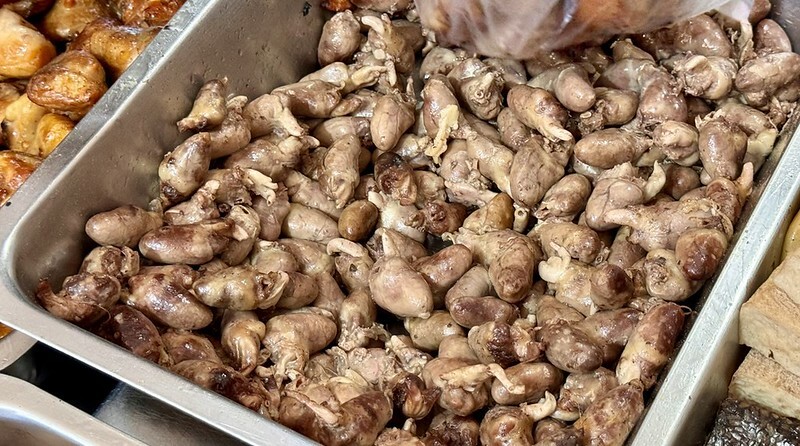 新北樹林【山佳煙燻雞腳】百年車站前必吃！七十年老店獨門煙燻滷味。