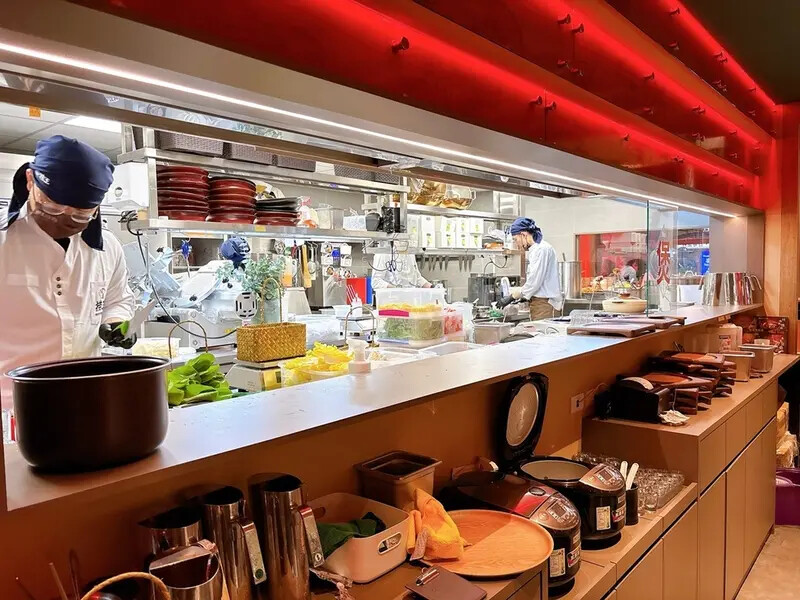 [美食] 撈王鍋物料理 ♥ 鍋界霸主撈王插旗松江南京站囉 ♥