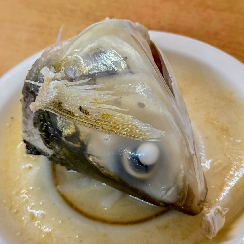 高雄鹽埕米粉伯在地60年老店！只賣三天超人氣米粉湯，老饕都說讚。