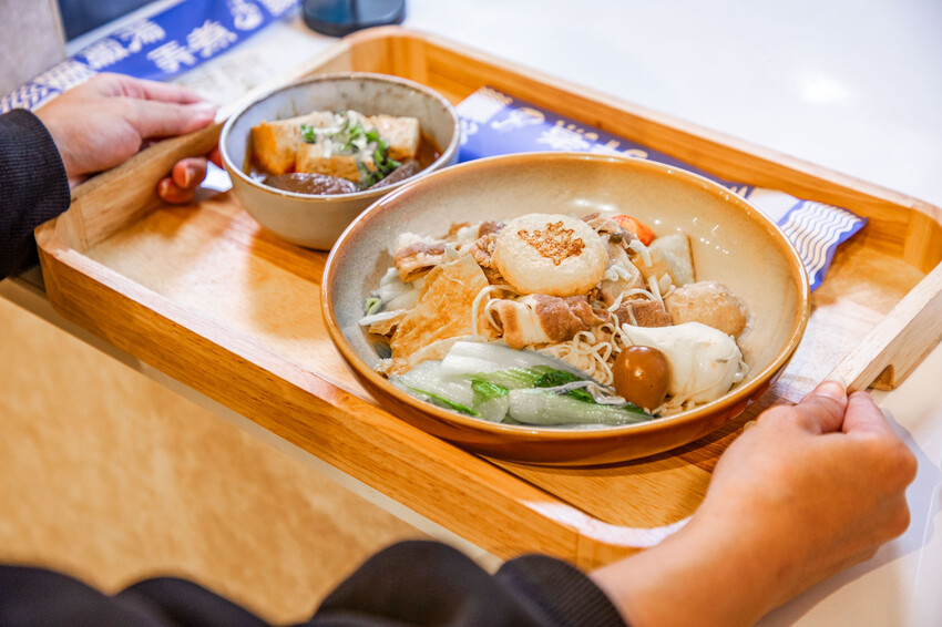 靠一碗湯征服上班族！配料澎湃、湯頭厲害爆紅湯煮料理，價位還很親民