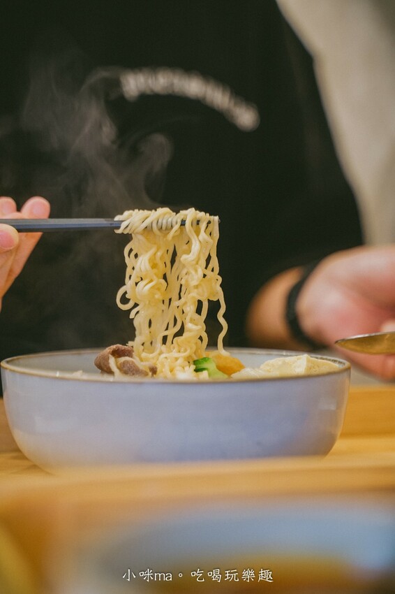 【台北美食】搬湯弄煮-台北八德店｜選擇多多的湯煮料理，嚴選6種特製湯頭，清爽、麻辣、吃巧、吃飽任你搭配，小巨蛋美食