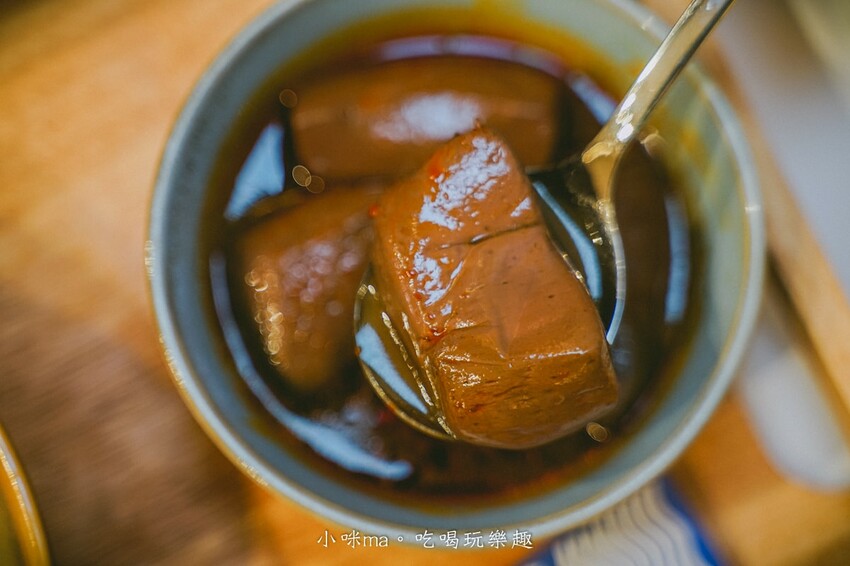 【台北美食】搬湯弄煮-台北八德店｜選擇多多的湯煮料理，嚴選6種特製湯頭，清爽、麻辣、吃巧、吃飽任你搭配，小巨蛋美食