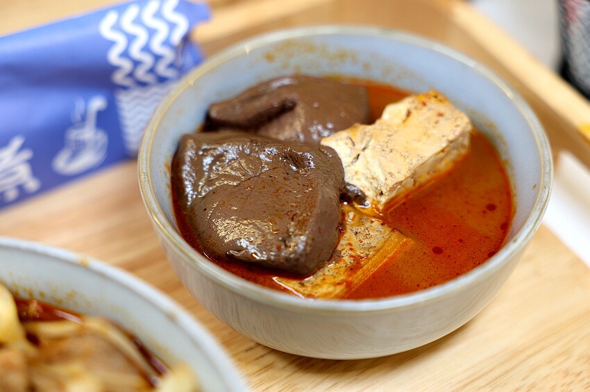 搬湯弄煮(湯煮專賣)台北八德店|一喝上癮的文青系湯煮 自助點餐+客製化湯頭搭配 直接讓人回不去。菜單價位(台北松山平價湯煮料理推薦)