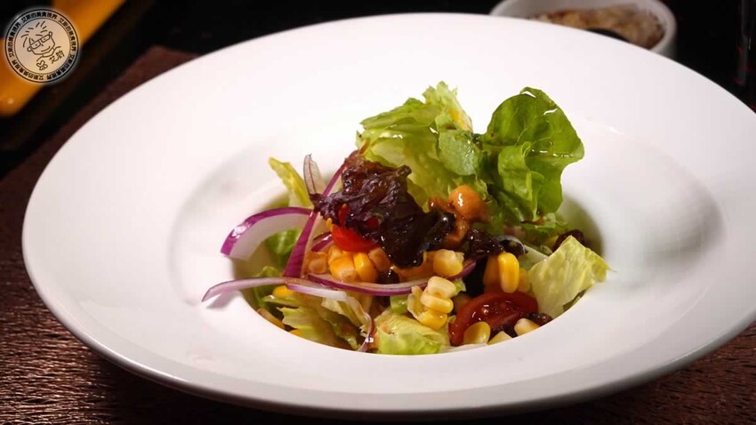 台北中山區鐵板燒!御-A Teppanyaki 鐵板燒活龍蝦超彈牙,免費卡拉OK唱到飽。