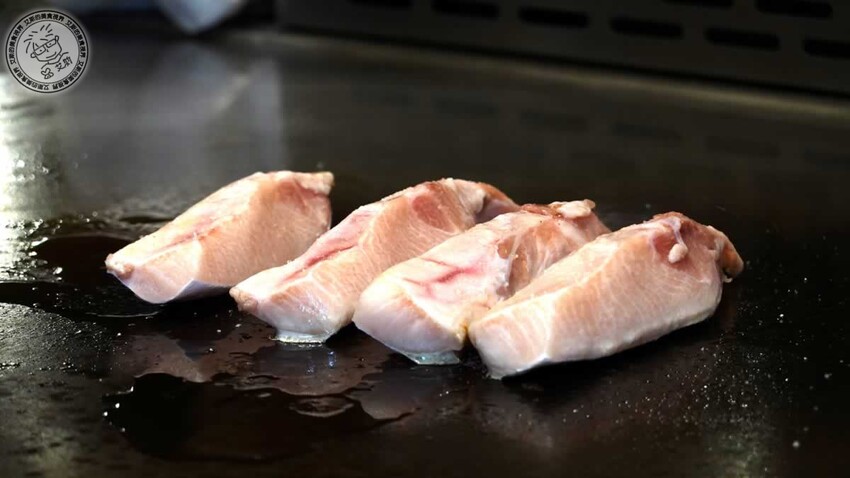 台北中山區鐵板燒!御-A Teppanyaki 鐵板燒活龍蝦超彈牙,免費卡拉OK唱到飽。