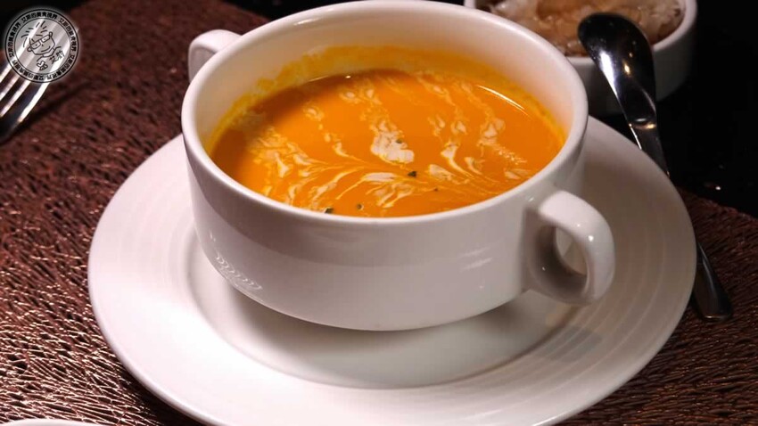 台北中山區鐵板燒!御-A Teppanyaki 鐵板燒活龍蝦超彈牙,免費卡拉OK唱到飽。