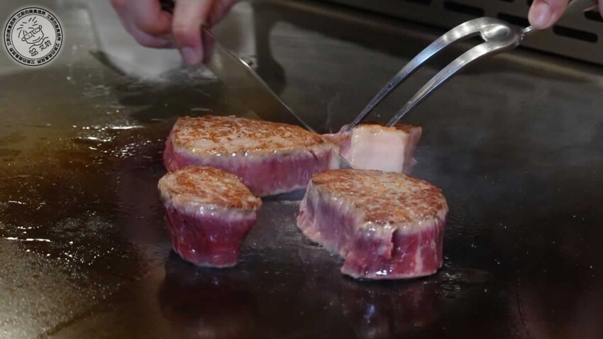 台北中山區鐵板燒!御-A Teppanyaki 鐵板燒活龍蝦超彈牙,免費卡拉OK唱到飽。