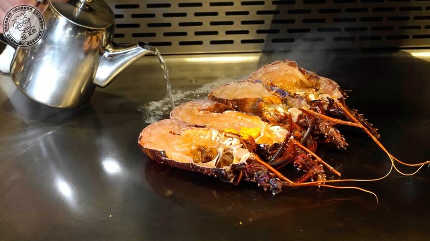 台北中山區鐵板燒!御-A Teppanyaki 鐵板燒活龍蝦超彈牙,免費卡拉OK唱到飽。