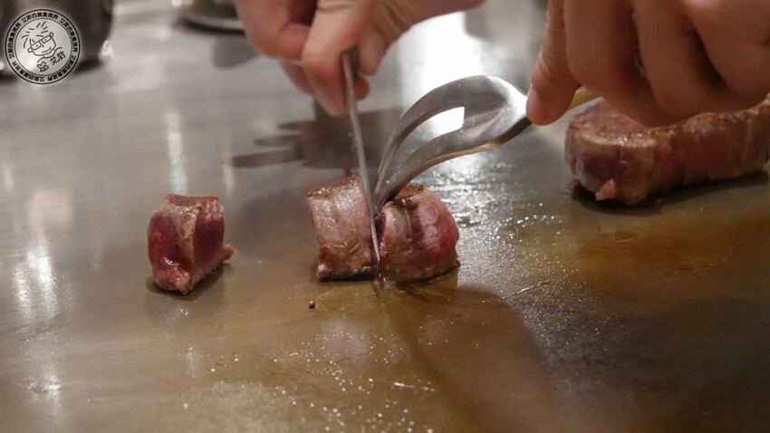 台北中山區鐵板燒!御-A Teppanyaki 鐵板燒活龍蝦超彈牙,免費卡拉OK唱到飽。