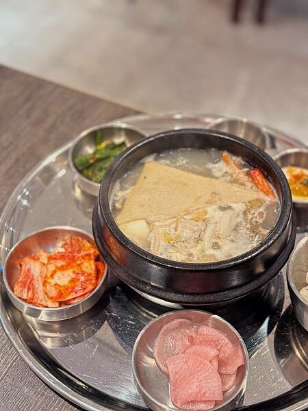 中山區美食推薦　金春喜韓廚豬肉湯飯，米塔集團旗下、一人用餐友善新選擇