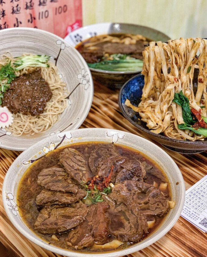 桃園中壢中原夜市美食攻略：精選12家大學生必吃排隊小吃，讓你輕鬆制霸中原夜市！