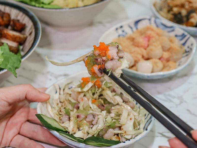 新竹竹北上班族午餐首選:「竹北屋野職人燒肉」炙燒牛五花丼飯、鹹酥雞丼飯超優惠!