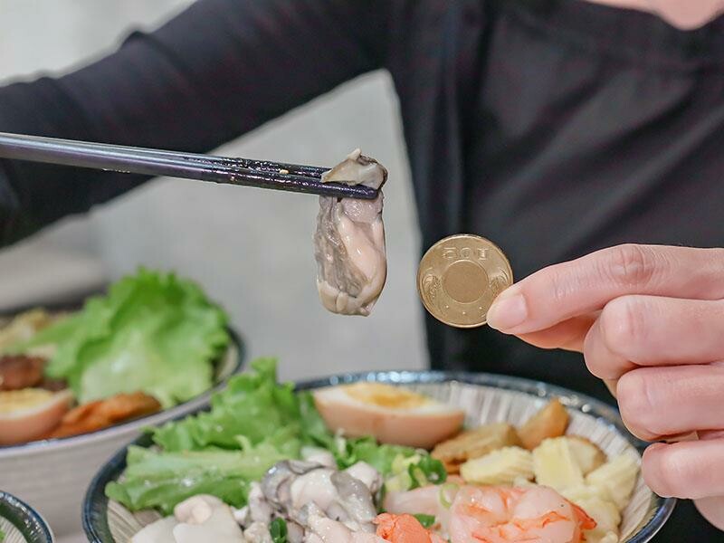 新竹竹北上班族午餐首選:「竹北屋野職人燒肉」炙燒牛五花丼飯、鹹酥雞丼飯超優惠!