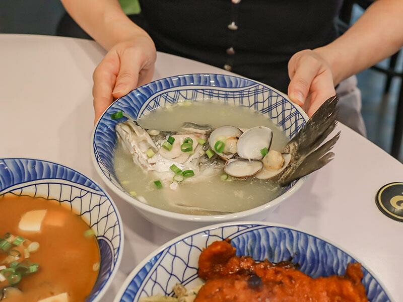 半夜也能喝到的鮮美!新竹魚湯「享好鮮魚湯」,必嚐鱸魚湯、海鮮粥!