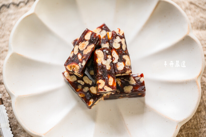 ｜台中伴手禮｜丰丹嚴選本舖，大推松子茶酥／桂圓南棗核桃糕，不只用料實在、無任何人工添加，禮盒也非常有質感！ - 婷兒旅行地圖