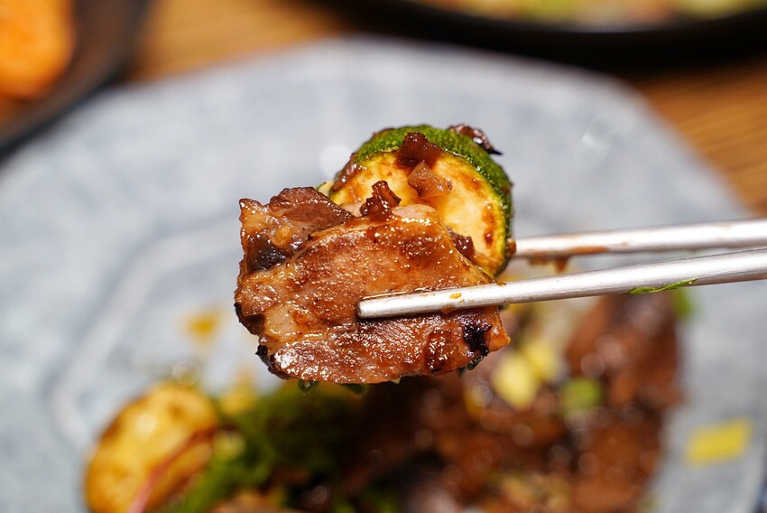 苗栗低調寶藏店「阿發西式小食室」,絕對是約會聚餐首選推薦!每道精緻擺盤的料理都只要$100~$200,真的相當平價,重點還很好吃又有特色! - 阿華田的美食日記