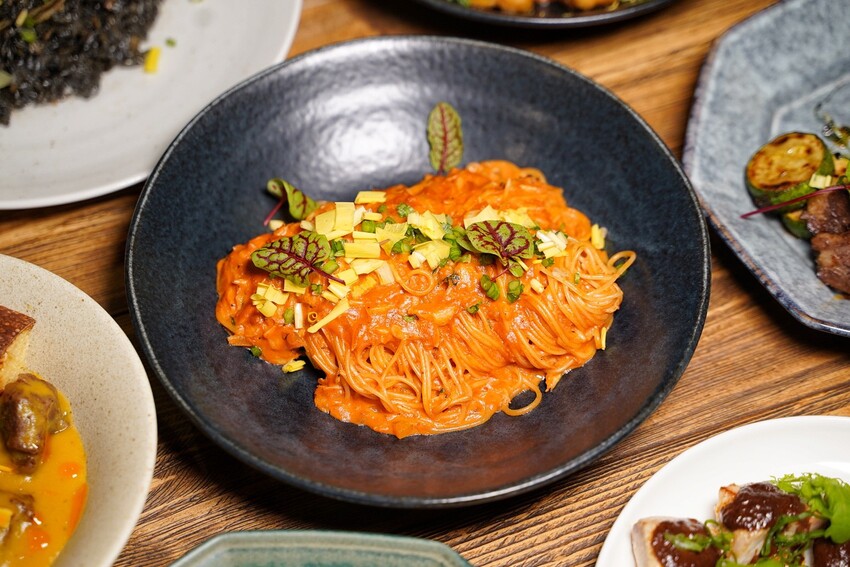 苗栗低調寶藏店「阿發西式小食室」,絕對是約會聚餐首選推薦!每道精緻擺盤的料理都只要$100~$200,真的相當平價,重點還很好吃又有特色! - 阿華田的美食日記