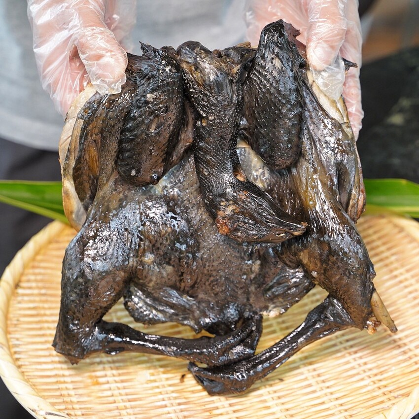 觀音山必吃平價土雞城「綠野山莊花園餐廳」,高雄大社在地30年老字號,鐵道送餐服務超級酷!雞肉料理多達30種選擇,聚餐首選推薦! - 阿華田的美食日記