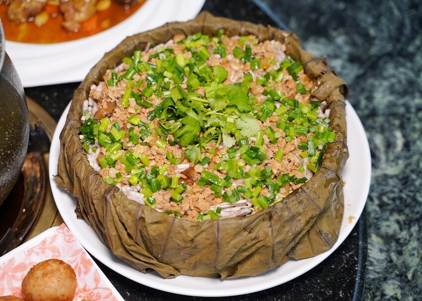 觀音山必吃平價土雞城「綠野山莊花園餐廳」,高雄大社在地30年老字號,鐵道送餐服務超級酷!雞肉料理多達30種選擇,聚餐首選推薦! - 阿華田的美食日記