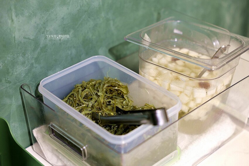 台中南屯必訪!湘春家鍋燒意麵、無限續小菜飲品、滬西麵食新體驗