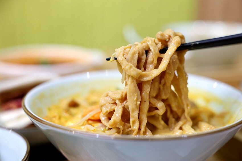 台中南屯必訪!湘春家鍋燒意麵、無限續小菜飲品、滬西麵食新體驗