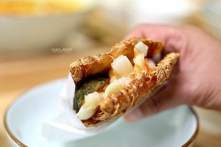 台中南屯必訪!湘春家鍋燒意麵、無限續小菜飲品、滬西麵食新體驗